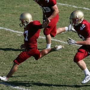 爱游戏全站app注册-西部排名争夺激烈，几支球队悬崖勒马，西部晋级的球队