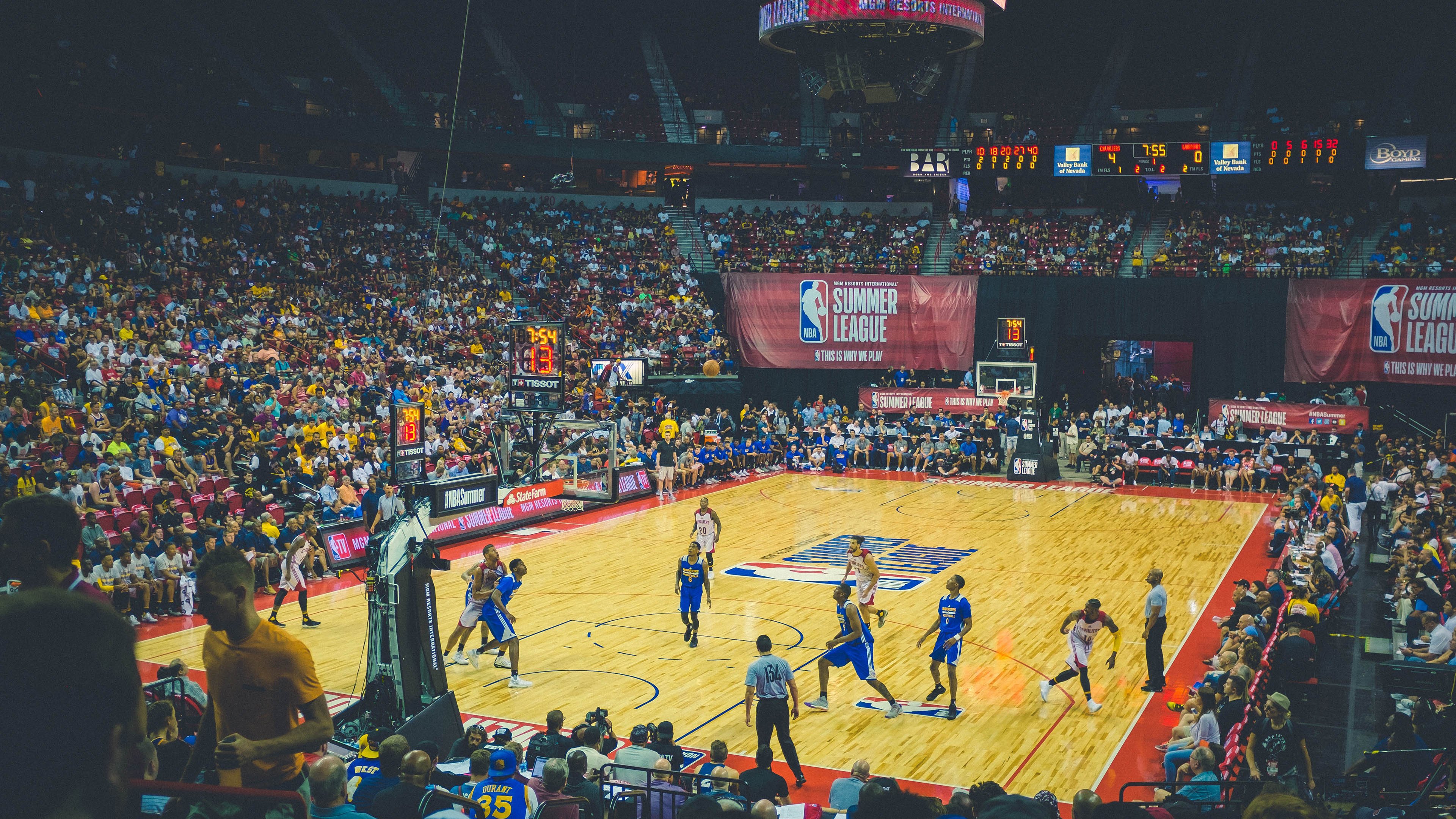 社区台球兴起：全民参与运动热潮，台球社团宣传