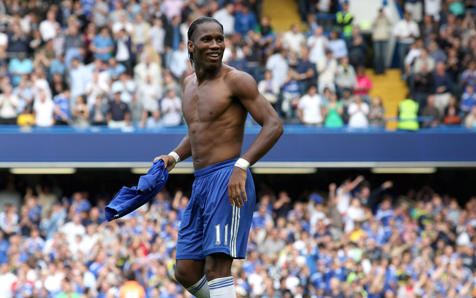 美国传统马术赛事“Mustang Challenge”在拉斯维加斯成功举办，吸引众多观众参与。